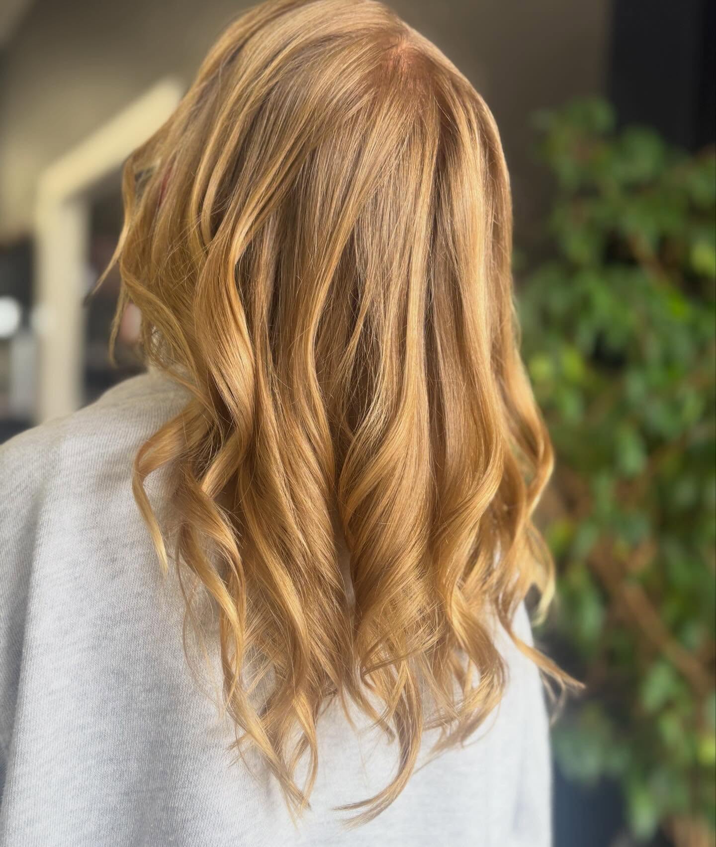 Golden blonde, soft waves by Ali Parker